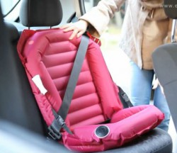 Надувное автокресло Easy Car Seat. Кадр из ролика