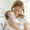 Молодым мамам предложили вести дневник с помощью очков Project Glass Кадр из ролика Project Glass